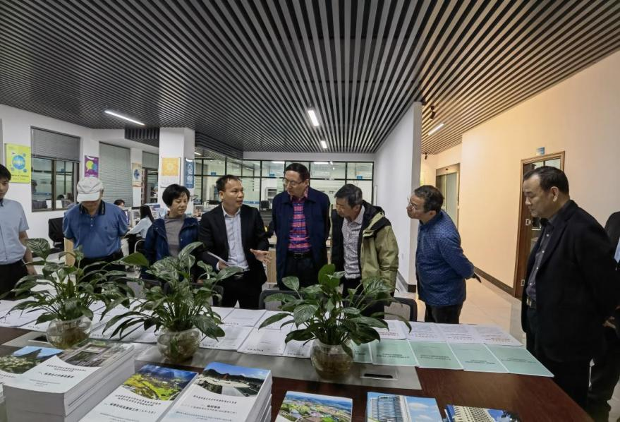 蘇州市質(zhì)量協(xié)會(huì)、蘇州市認(rèn)證學(xué)會(huì)、蘇州市標(biāo)準(zhǔn)化協(xié)會(huì)、蘇州市計(jì)量測(cè)試學(xué)會(huì)到廣西標(biāo)準(zhǔn)化協(xié)會(huì)座談交流標(biāo)準(zhǔn)化工作經(jīng)驗(yàn)圖片2.png